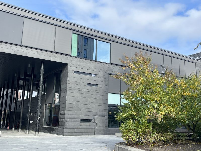 Fil:Fyrstikkalléen skole.jpg