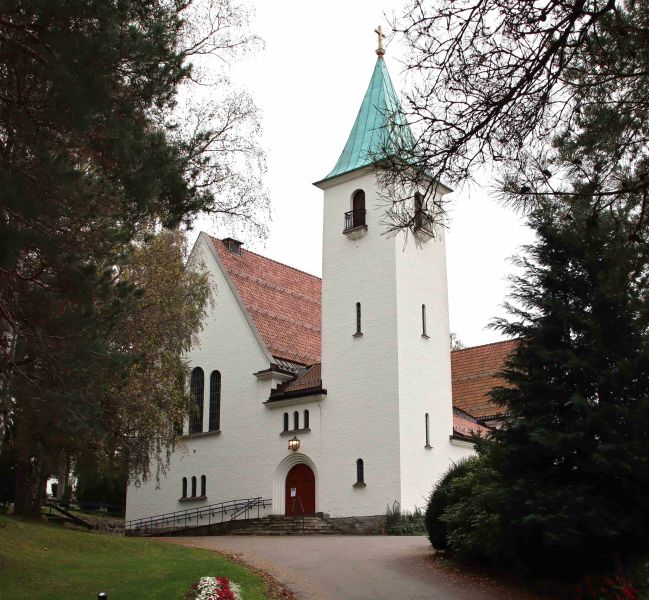 Fil:Bekkelaget kirke 2021.jpg